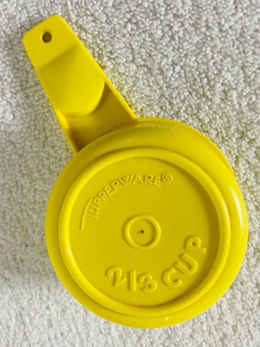 5/$35 Vintage Tupperware Yellow Dry 2/3 Cup Measuring Scoop Replacement Piece
